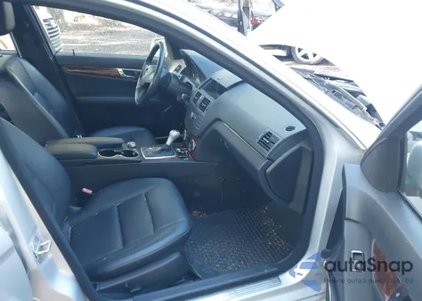 2010 Mercedes-Benz C 300 Sport 4Matic из США, поврежденный, VIN WDDGF8BB7AR122996